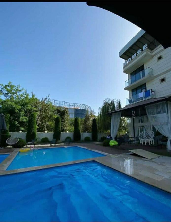 فندق New House كوبوليتي المظهر الخارجي الصورة