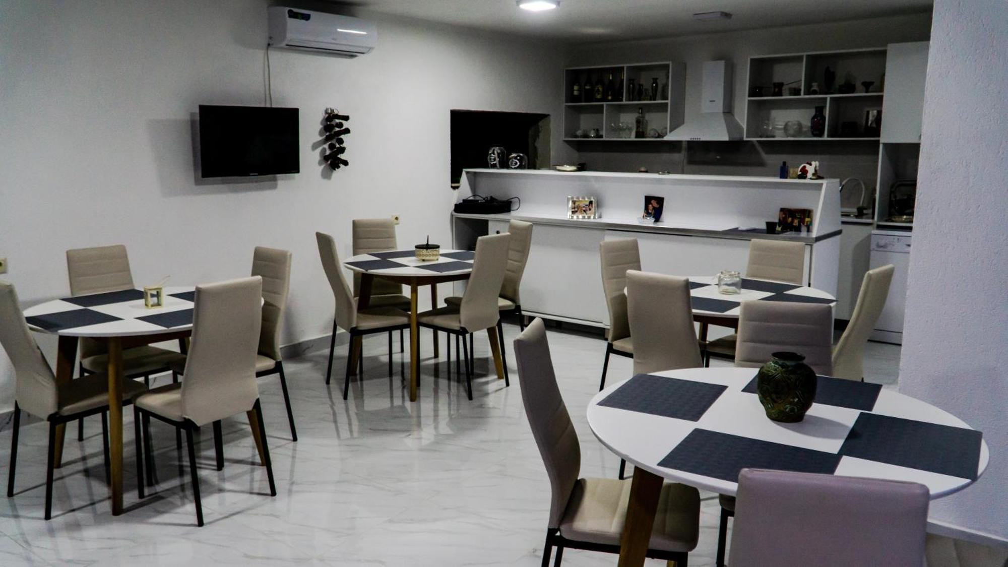 فندق New House كوبوليتي المظهر الخارجي الصورة